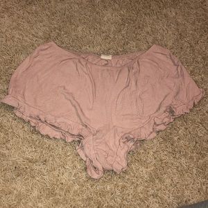 baby pink flowy ribbed shorts!